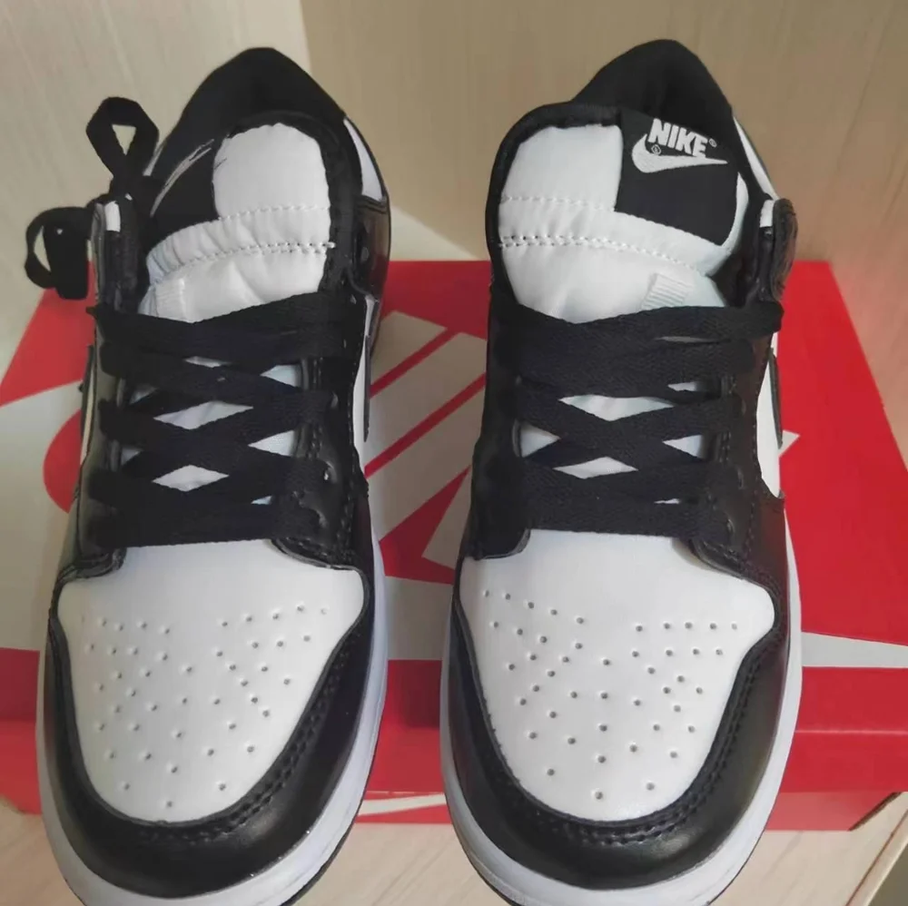 Brand New Nike Dunk Low Retro Shoes Black and White Panda men Sizes 9.5 - Picture 3 of 4